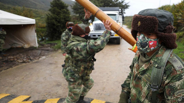 Σε ΜΕΘ ο υπουργός Άμυνας της Κολομβίας με σοβαρά συμπτώματα της COVID-19