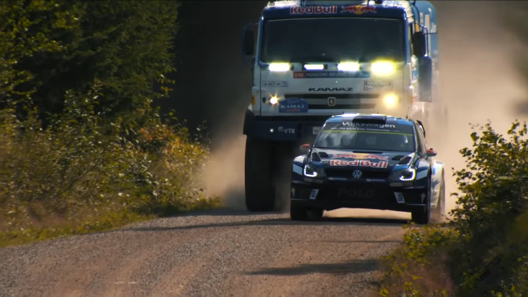 Το Kamaz εύκολα ακολουθεί το VW Polo WRC του Latvala