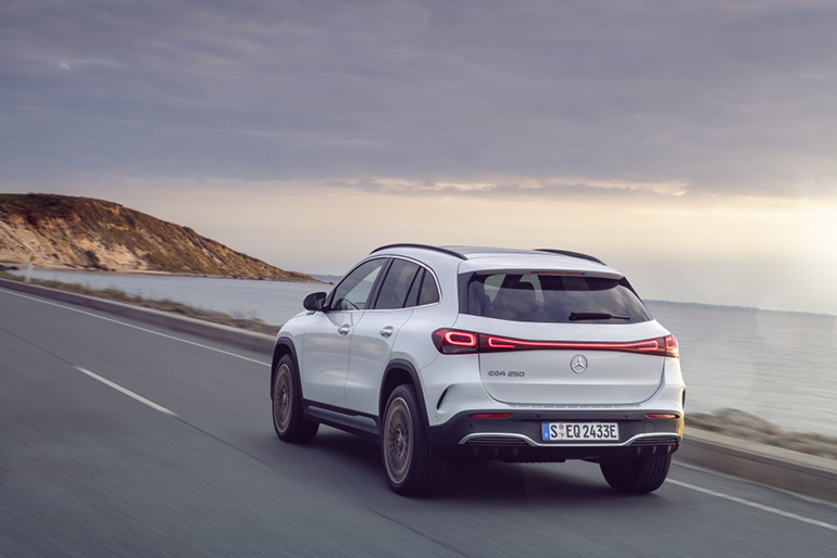 Πάνω από 400 χιλιόμετρα αυτονομίας υπόσχεται με την EQA η γερμανική φίρμα