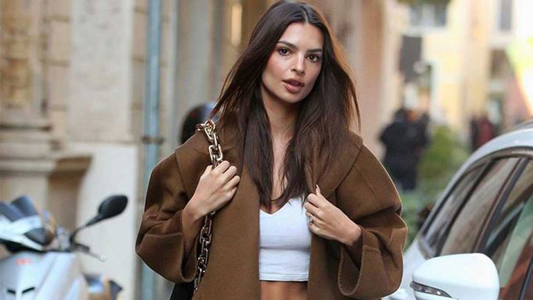 Emily Ratajkowski: Ποζάρει με μπικίνι στον έκτο μήνα της εγκυμοσύνης της