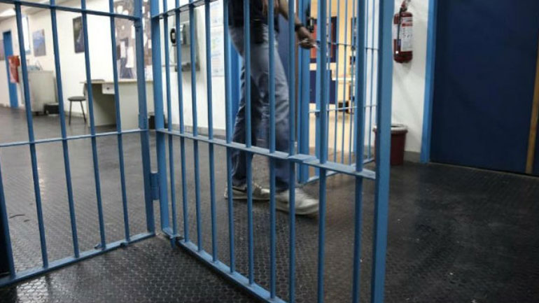 Πέντε ανήλικοι προσπάθησαν να αποδράσουν από τις φυλακές του Αυλώνα