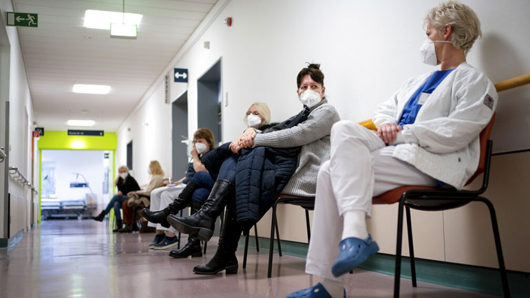 Γερμανία: Περισσότεροι από χίλιοι νεκροί μέσα σε 24 ώρες, παρά την έναρξη του εμβολιασμού