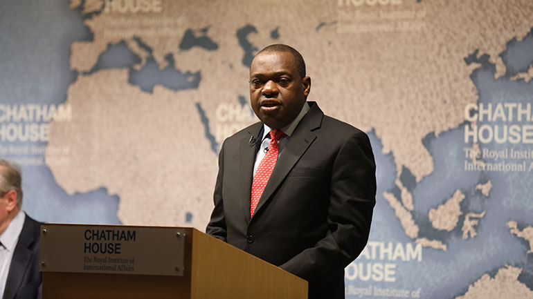 Απεβίωσε ο υπουργός Εξωτερικών της Ζιμπάμπουε, που είχε προσβληθεί από κορωνοϊό