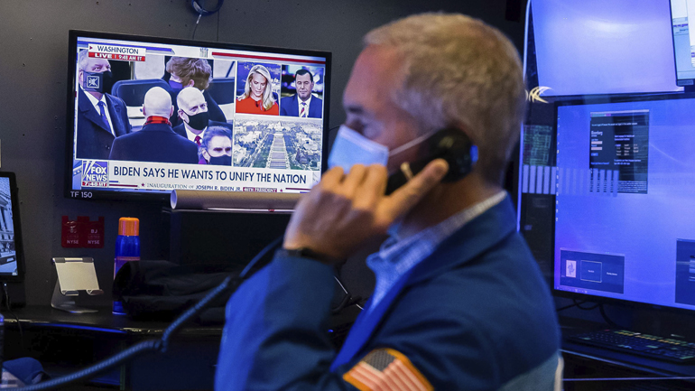 Άνοδος και νέα ρεκόρ στη Wall Street