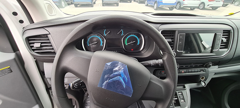 Ο πίνακας οργάνων του γαλλικού οχήματος