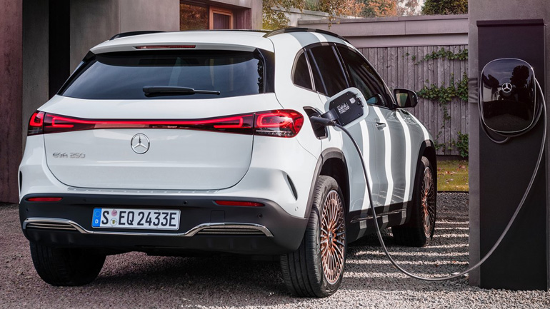 Από ταχυφορτιστή ισχύος 100 kw φορτίζει σε 30 λεπτά. 