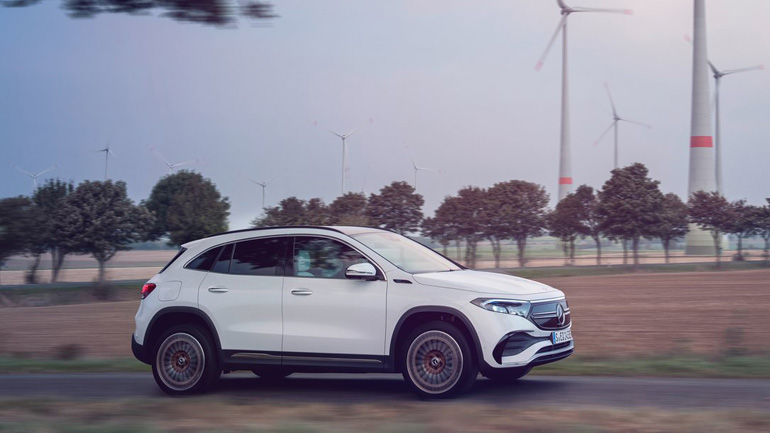 Προσφέρεται με ζάντες 18 και 20 ιντσών. 