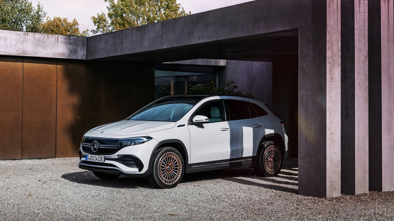 Φέρει full LED φώτα και πολλές τεχνολογίες. 