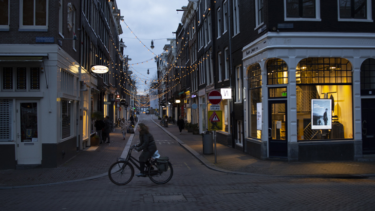 Νυχτερινή απαγόρευση κυκλοφορίας στην Ολλανδία για τον περιορισμό του κορωνοϊού