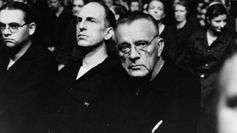 Ερωμένη ο εφιαλτικός συγγραφέας με την άδεια της γυναίκας του