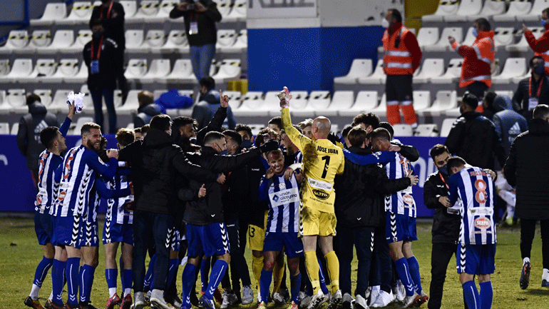 Οι παίκτες της Αλκογιάνο πανηγυρίζουν με τη ψυχή τους την ιστορική πρόκριση που πήραν απέναντι στη Ρεάλ!