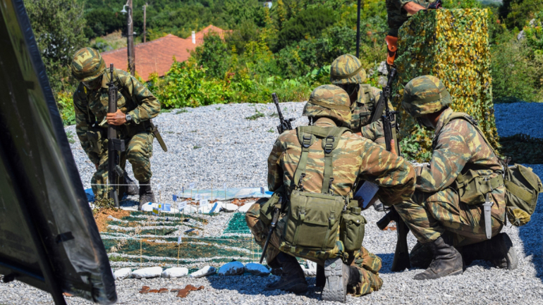 Αυξήθηκε κατά 3 μήνες η θητεία στον Στρατό Ξηράς