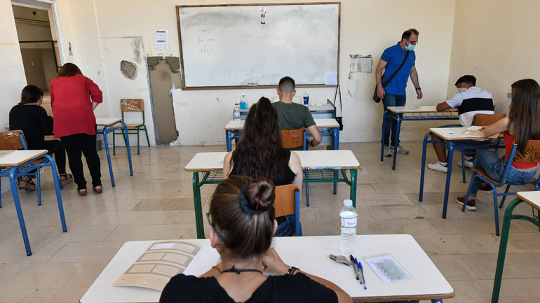 Προτεραιότητα της κυβέρνησης το άνοιγμα γυμνασίων και λυκείων