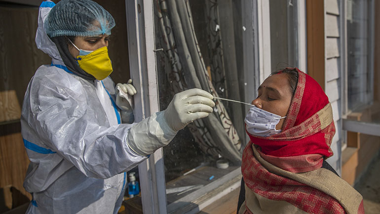 Ινδία: 15.223 κρούσματα του νέου κορωνοϊού μέσα σε 24 ώρες