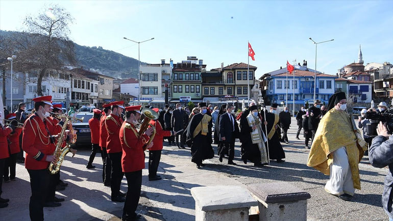 Συγκίνηση: Η τουρκική μπάντα παιάνισε τον Εθνικό μας Ύμνο στην Τρίγλια Συγκίνηση: Η τουρκική μπάντα παιάνισε τον Εθνικό μας Ύμνο στην Τρίγλια