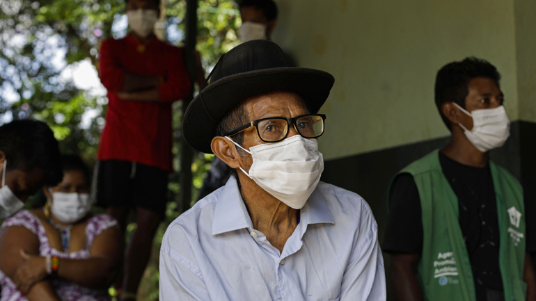 Covid-19: Ξεπέρασαν τους 214.000 οι νεκροί στη Βραζιλία