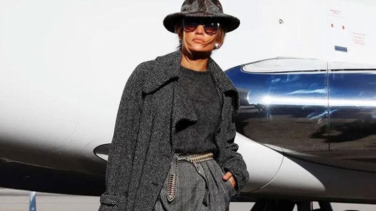 Το casual chic airport look της Jennifer Lopez για το ταξίδι της στην Ουάσινγκτον