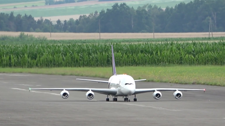 Airbus A380: Το μεγαλύτερο τηλεκατευθυνόμενο αεροσκάφος στον κόσμο 