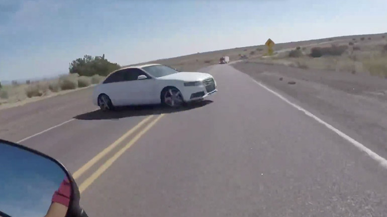 Σύγκρουση μοτοσικλετιστή με αυτοκίνητο