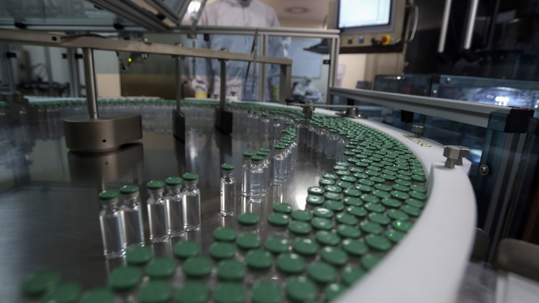 Μειωμένες ποσότητες εμβολίου θα παραδώσει στις χώρες της Ε.Ε. η AstraZeneca