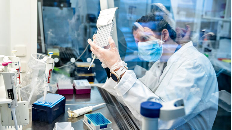 Δανία: Εξαπλώνεται η μετάλλαξη του Covid-19 ενώ υποχωρεί η πανδημία