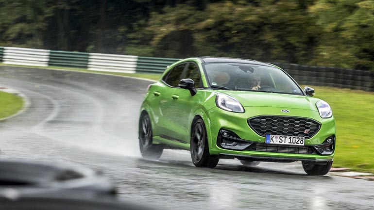 Εξοπλίζεται με όλα τα συστήματα υποβοήθησης