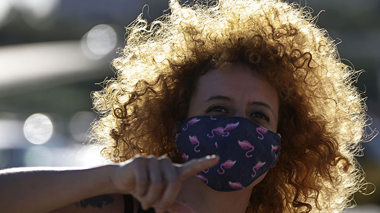 Η μάσκα γίνεται υποχρεωτική για τις μετακινήσεις μεταξύ των ΗΠΑ