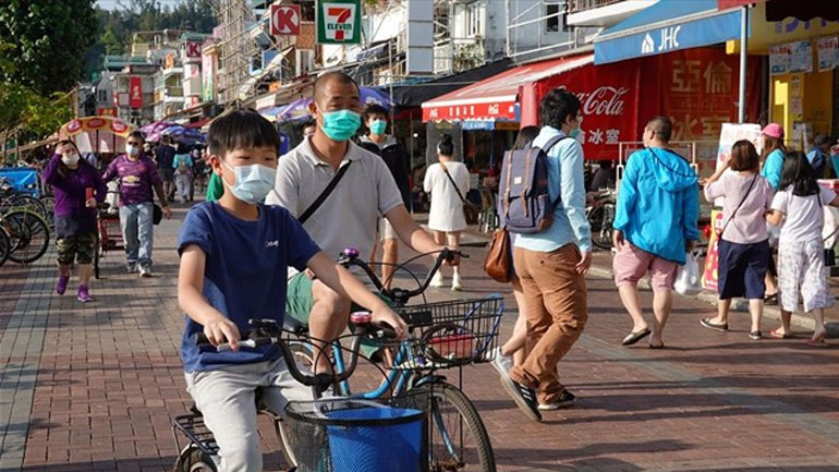 Το Χονγκ Κονγκ επιβάλλει καραντίνα σε δεκάδες χιλιάδες πολίτες