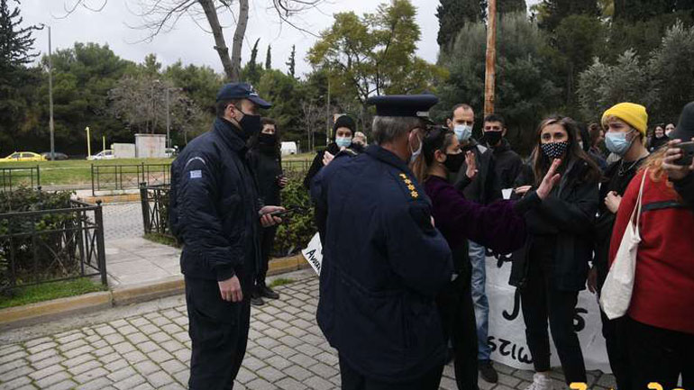 Πορεία φοιτητών στην Πανεπιστημιούπολη