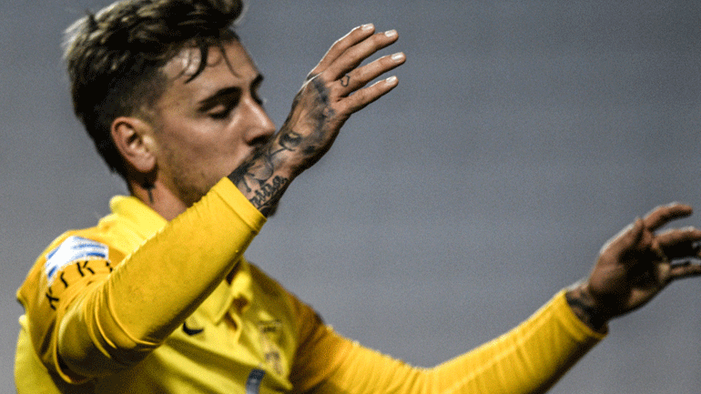 Απόλλων-Άρης: Ο Μαντσίνι έπαιζε… με το παπούτσι στο χέρι!