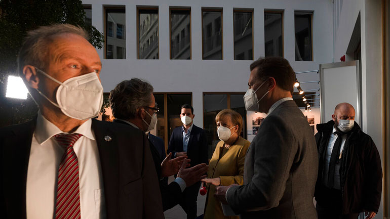 Γερμανία: Εκατοντάδες θάνατοι και χιλιάδες κρούσματα μέσα σε μία ημέρα