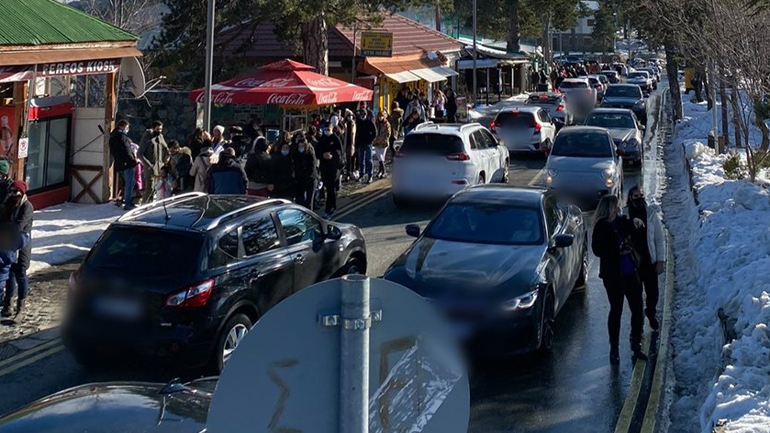 Συνωστισμοί και στην Κύπρο προκάλεσαν την παρέμβαση της αστυνομίας