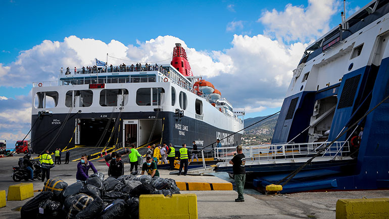 Πρόσκρουση φορτηγού οχηματαγωγού πλοίου στο λιμάνι της Μυτιλήνης – Δεν αναφέρθηκε κάποιος τραυματισμός Πρόσκρουση φορτηγού οχηματαγωγού πλοίου στο λιμάνι της Μυτιλήνης – Δεν αναφέρθηκε κάποιος τραυματισμός