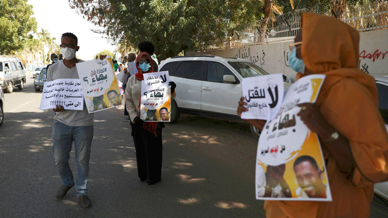 Σουδάν: Δεκάδες νεκροί και χιλιάδες εκτοπισμένοι λόγω συγκρούσεων στο Νταρφούρ