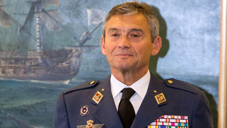 Ο αρχηγός ΓΕΣ της Ισπανίας παραιτήθηκε επειδή εμβολιάστηκε χωρίς να ανήκει στις ομάδες υψηλού κινδύνου