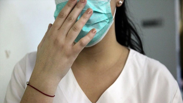 Γαλλία: Η Ακαδημία Ιατρικής συνιστά στους πολίτες να μην μιλάνε μέσα στα μέσα μαζικής μεταφοράς