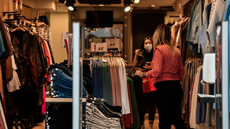 Ανοιxτά είναι σήμερα τα μαγαζιά για τους καταναλωτές