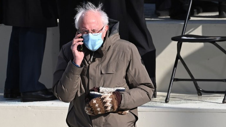 Ο Μπέρνι Σάντερς διασκεδάζει με την εμφάνισή του στην ορκωμοσία Μπάιντεν