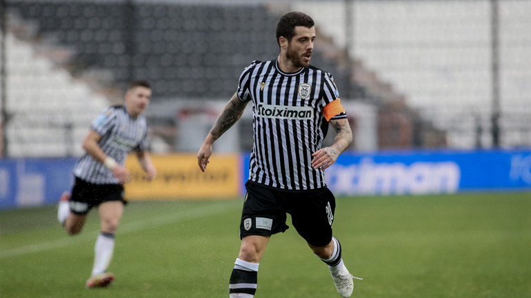 «Καρφιά» Βιεϊρίνια για τη διαιτησία: «Κανένα παπούτσι δεν βγαίνει μόνο του»