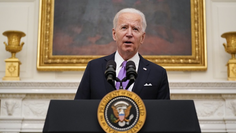 Ο Μπάιντεν θα επιβάλει εκ νέου τις ταξιδιωτικές απαγορεύσεις λόγω κορωνοϊού