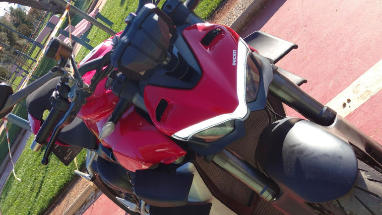 Ducati Streetfighter V4