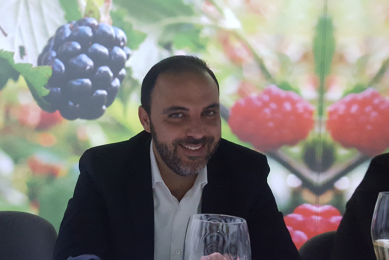 Ο Μάνος Δρακωτός