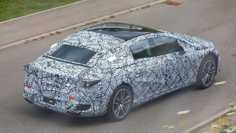 Η Mercedes EQS φέρει ορισμένα εκπληκτικά συστήματα