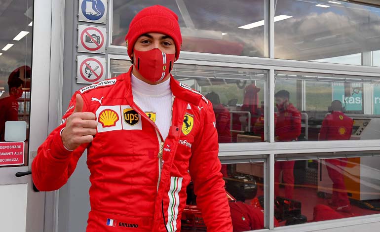 O Giuliano θέλει να ακολουθήσει τα χνάρια του πατέρα του.