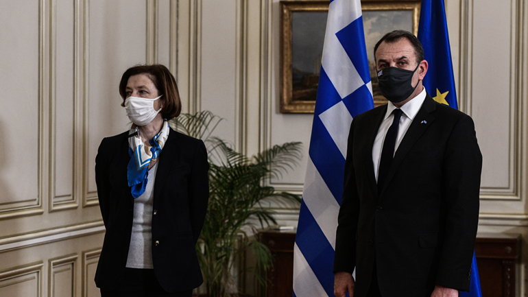 Υπεγράφη η συμφωνία για τα Rafale – Στην Αν. Μεσόγειο το Σαρλ Ντε Γκολ τον Φεβρουάριο