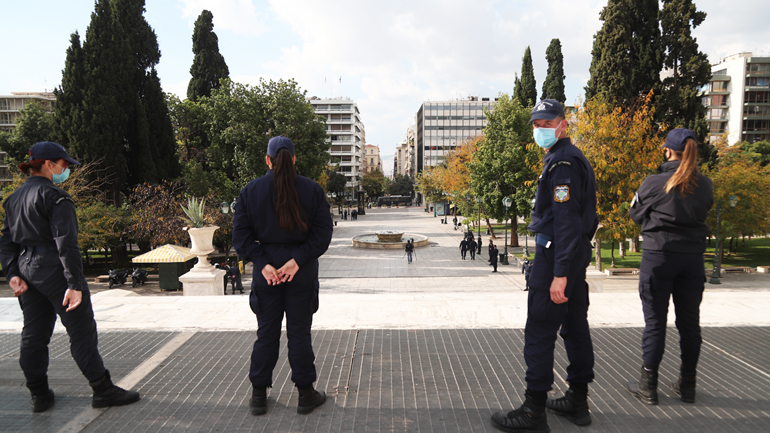 Απαγορεύονται οι συναθροίσεις άνω των 100 ατόμων Απαγορεύονται οι συναθροίσεις άνω των 100 ατόμων