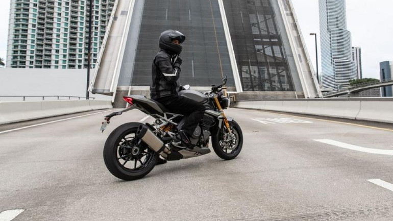 Αυτό είναι το νέο Triumph Speed Triple 1200 RS