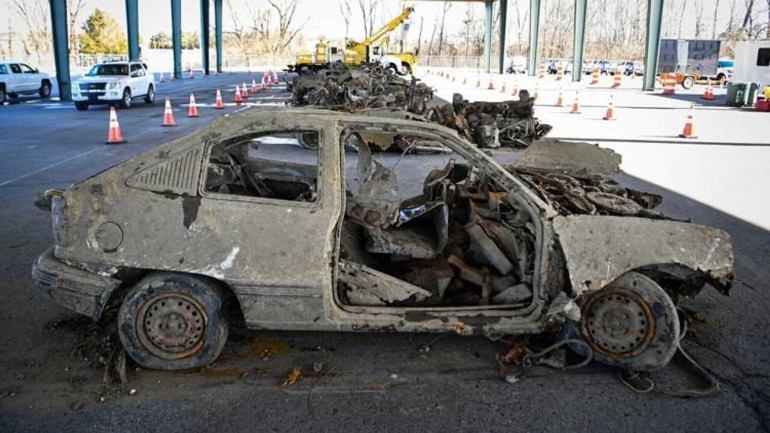 Πάνω από 40 αυτοκίνητα βγήκαν στο φως και θα μελετηθούν.