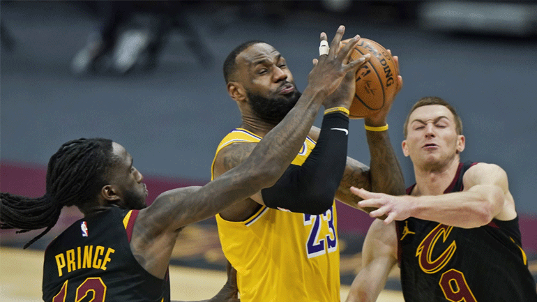 ΝΒΑ: Νίκη για τους Λέικερς με νέο σόου από τον Λεμπρόν!