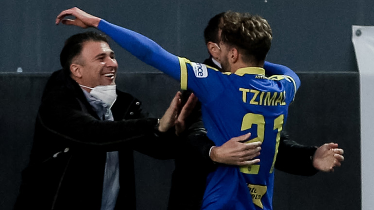 Ο Τζίμας άνοιξε λογαριασμό